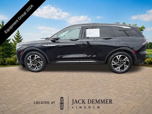 Used 2024 Lincoln Nautilus Premier w/ Equipment Group 102A AWD/4WD image 3