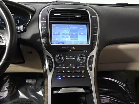 Used 2020 Lincoln Nautilus Reserve w/ Equipment Group 201A AWD/4WD image 27