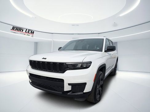 Used 2023 Jeep Grand Cherokee L Laredo image 6