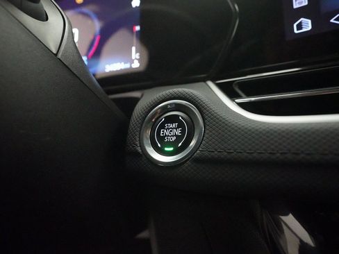 Used 2025 Chevrolet TrailBlazer LT image 30