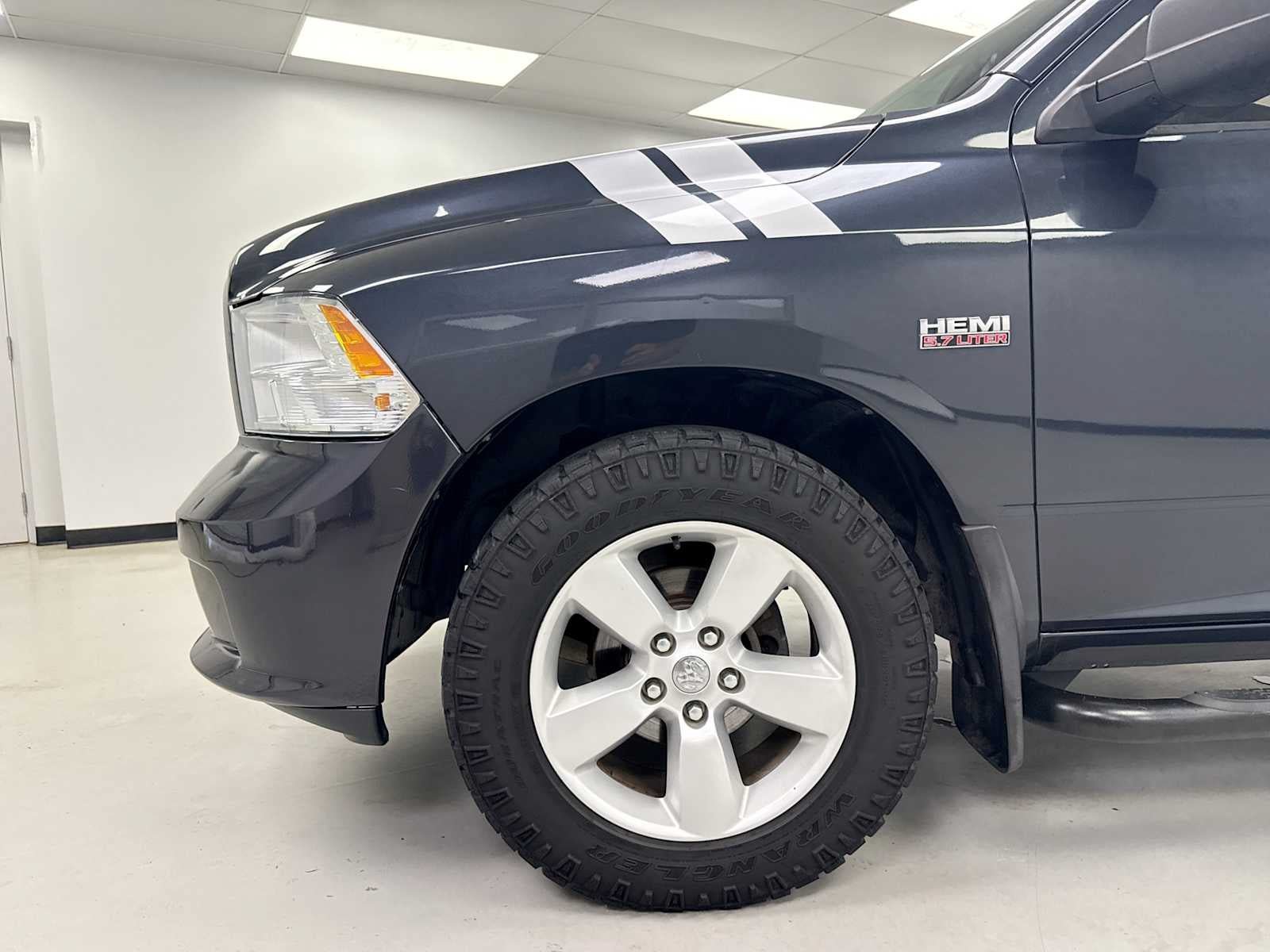 Used 2013 RAM 1500 Express RWD image 18