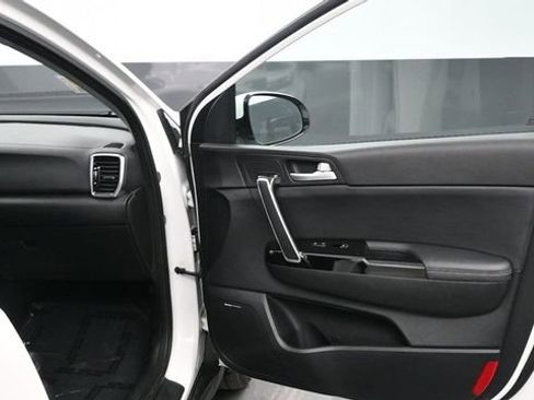 Used 2020 Kia Sportage EX w/ Option Group 15 FWD image 11