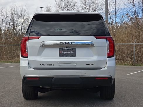 Used 2023 GMC Yukon SLT w/ SLT Luxury Package image 9