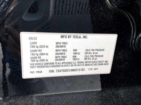 Used 2022 Tesla Model Y Long Range AWD/4WD image 18