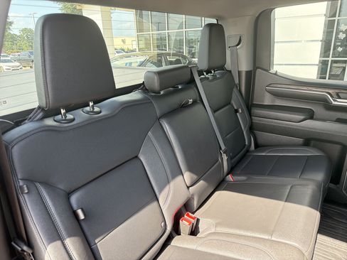 Used 2023 GMC Sierra 1500 SLT AWD/4WD image 8