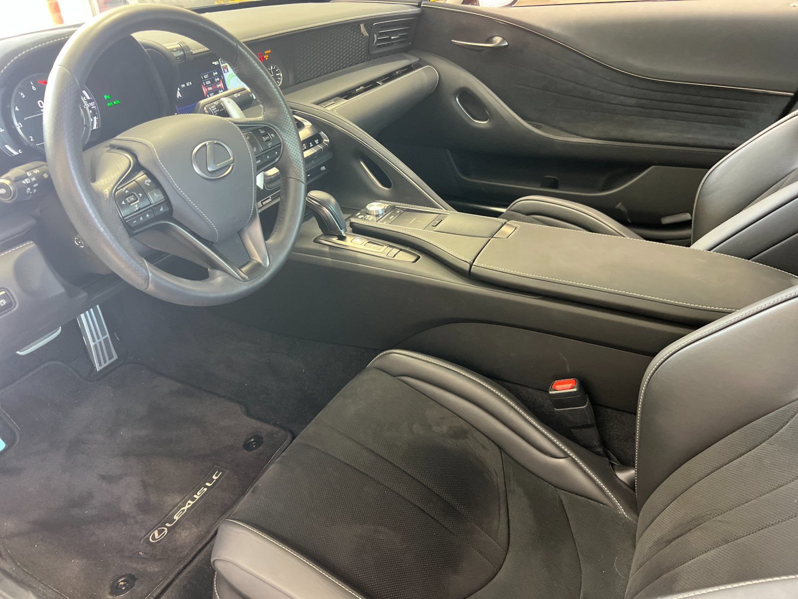 Used 2018 Lexus LC 500 Coupe w/ Sport Package RWD image 9