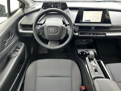Used 2025 Toyota Prius LE image 15