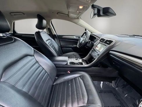 Used 2018 Ford Fusion SE w/ Equipment Group 602A FWD image 15