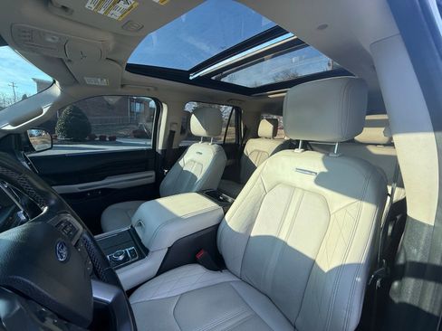 Used 2019 Ford Expedition Platinum image 15