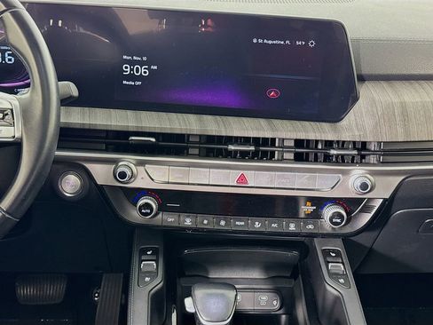 Used 2024 Kia Telluride EX w/ EX Captain's Chair Package image 36