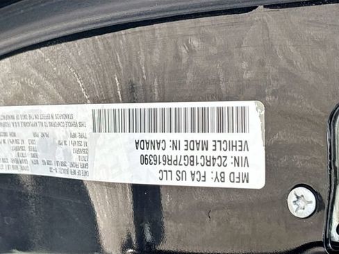 Used 2023 Chrysler Pacifica Touring-L FWD image 34
