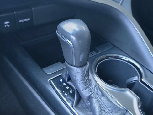 Used 2019 Toyota Camry SE w/ Carpet Mat Package FWD image 28