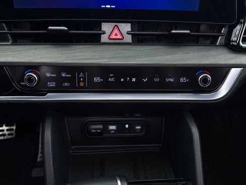 Certified 2025 Kia Sportage X-Pro Prestige AWD/4WD image 26