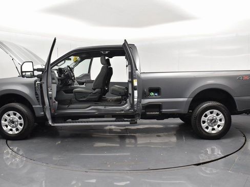 Used 2024 Ford F250 XLT image 34