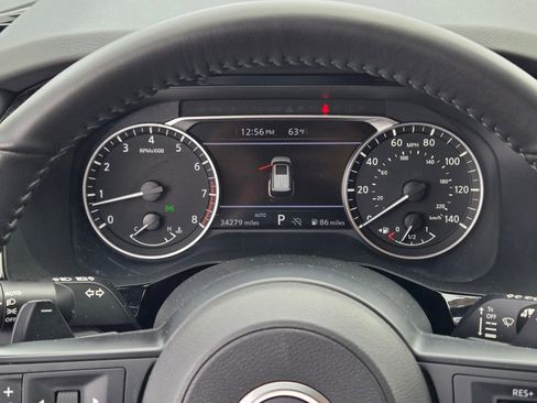 Used 2025 Nissan Pathfinder SV AWD/4WD image 35