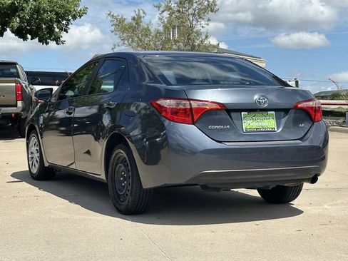 Used 2017 Toyota Corolla LE FWD image 3