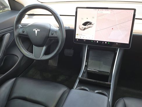 Used 2018 Tesla Model 3 Long Range RWD image 9
