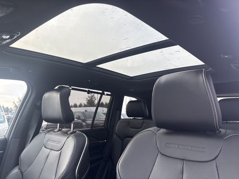 New 2024 Jeep Grand Cherokee Overland w/ Luxury Tech Group IV image 20