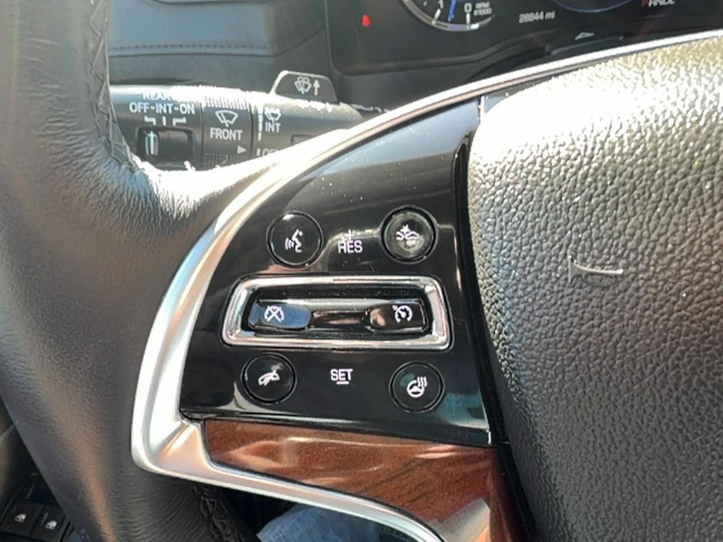 Used 2019 Cadillac Escalade Premium Luxury AWD/4WD image 12