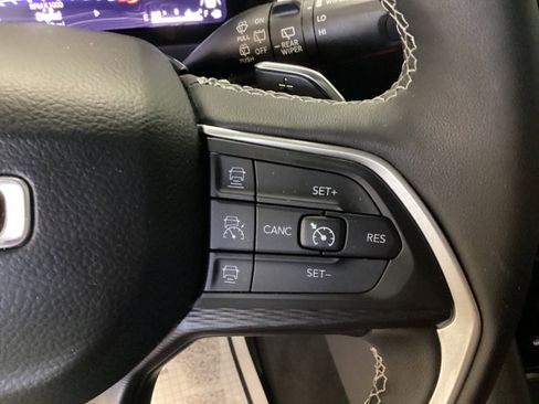 Used 2024 Jeep Grand Cherokee Altitude image 24