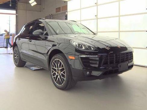 Used 2018 Porsche Macan S w/ Premium Package Plus AWD/4WD image 3