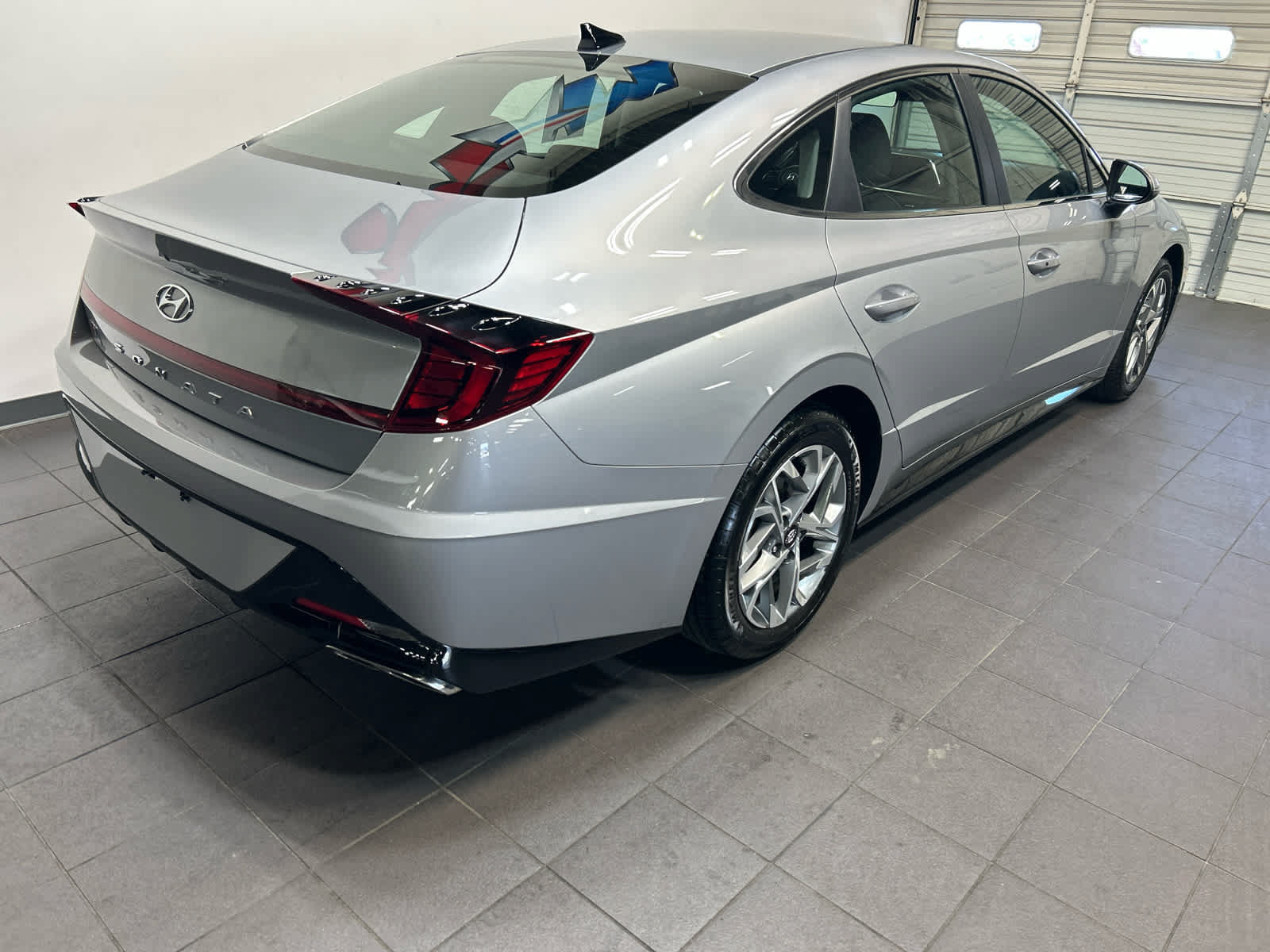 Used 2023 Hyundai Sonata SEL w/ Cargo Package FWD image 3