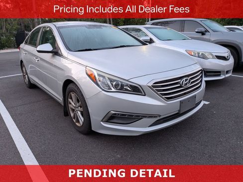 Used 2015 Hyundai Sonata SE w/ Option Group 02 FWD image 1