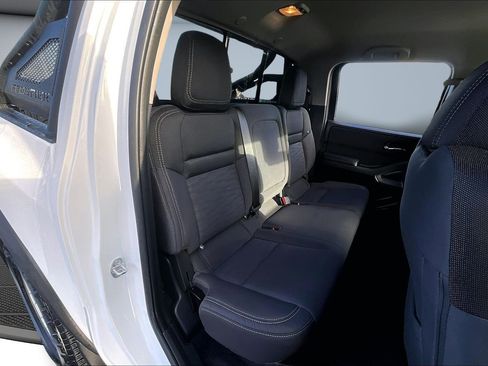 Used 2024 Nissan Frontier SV w/ Hardbody Edition image 25