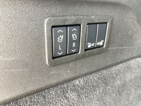 Certified 2025 Cadillac Escalade IQ Luxury 2 w/ LPO, Premium Carpet Package AWD/4WD image 19