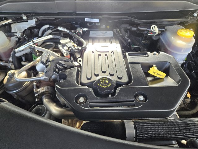 Used 2025 RAM 2500 Laramie AWD/4WD image 30