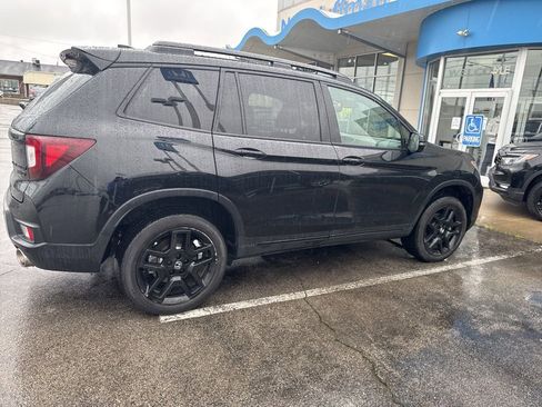 Used 2024 Honda Passport Black Edition image 14