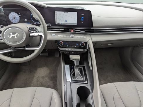 Used 2024 Hyundai Elantra SEL FWD image 16