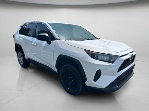 Used 2022 Toyota RAV4 LE w/ Carpet Mat Package (TMS) AWD/4WD image 5