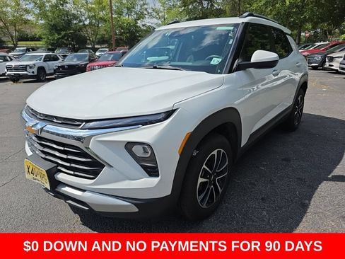 Used 2025 Chevrolet TrailBlazer LT AWD/4WD image 1