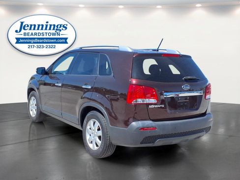 Used 2012 Kia Sorento LX w/ Convenience Pkg FWD image 2