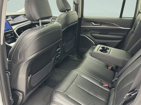 Used 2023 Jeep Grand Cherokee 4WD 4xe image 10