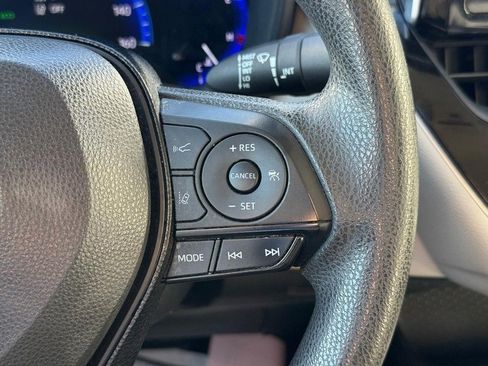 Used 2021 Toyota Corolla LE image 21