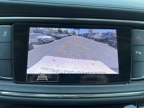 Used 2020 Buick Enclave Essence w/ Sound and Sites Package image 17