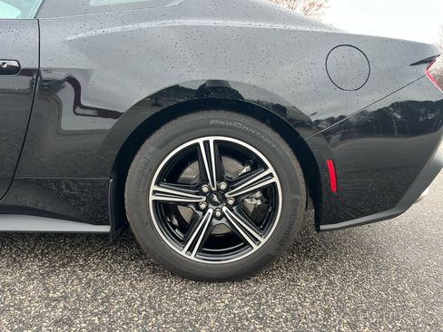 Used 2025 Ford Mustang Coupe image 31