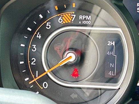 Used 2024 Jeep Wrangler Unlimited Rubicon AWD/4WD image 36