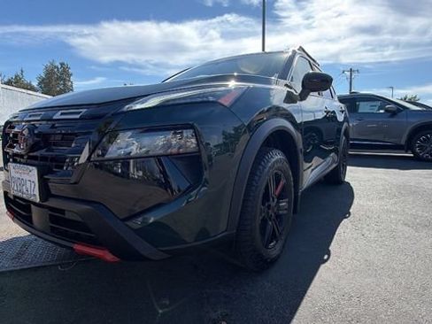 Used 2026 Nissan Rogue SV AWD/4WD image 9