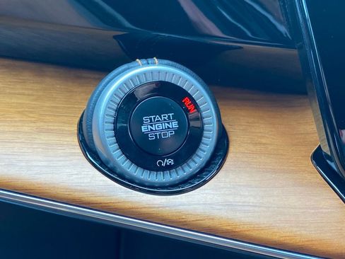 Used 2024 Jeep Grand Wagoneer L Series III image 20