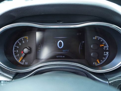 Used 2018 Jeep Grand Cherokee Laredo image 6