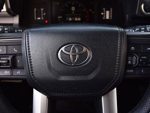 Used 2025 Toyota 4Runner 4WD image 20