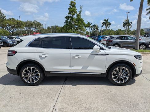 Used 2022 Lincoln Nautilus Reserve FWD image 3