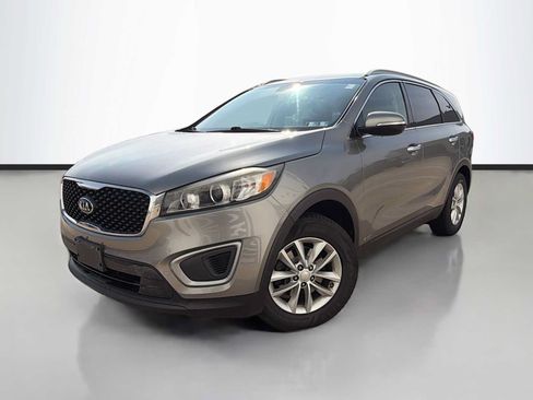 Used 2016 Kia Sorento AWD w/ LX Convenience Package image 1