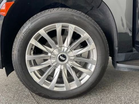 Used 2022 Cadillac Escalade ESV Premium Luxury image 53