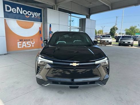Used 2024 Chevrolet Blazer EV LT AWD/4WD image 3