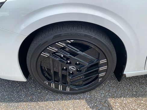 Used 2026 Nissan Sentra SR w/ Floor Mat Package FWD image 9