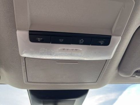 Used 2025 Nissan Sentra SR FWD image 43